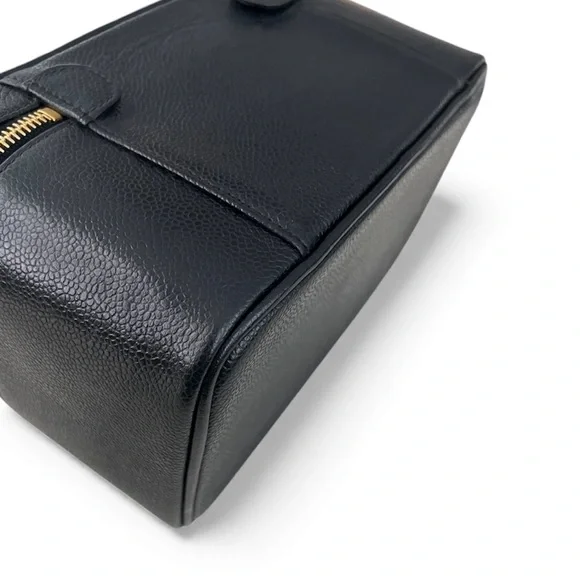 CHANEL Rare 1997 Mirrored Vanity Cosmetic Case / Make Up Bag / Caviar Leather - Picture 11 of 16